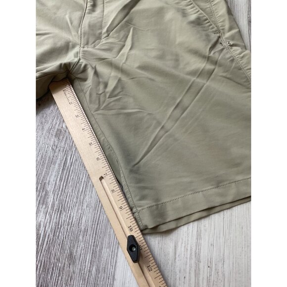 Under Armour Mens HeatGear Khaki Shorts Size 36 Loose Fit - Picture 8 of 9